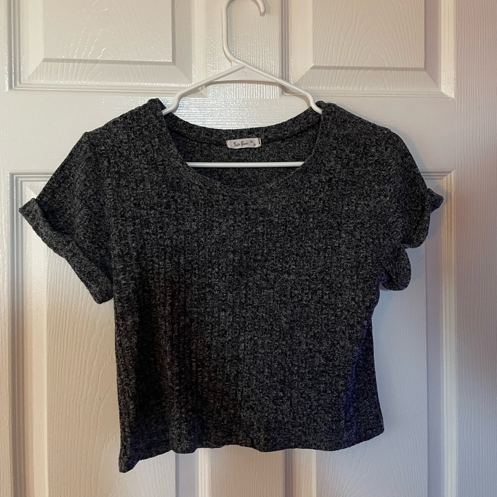 Très Bien: charcoal grey/black ribbed crop top, size medium